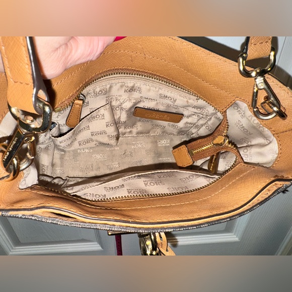 Michael Kors Purse - Picture 5 of 6